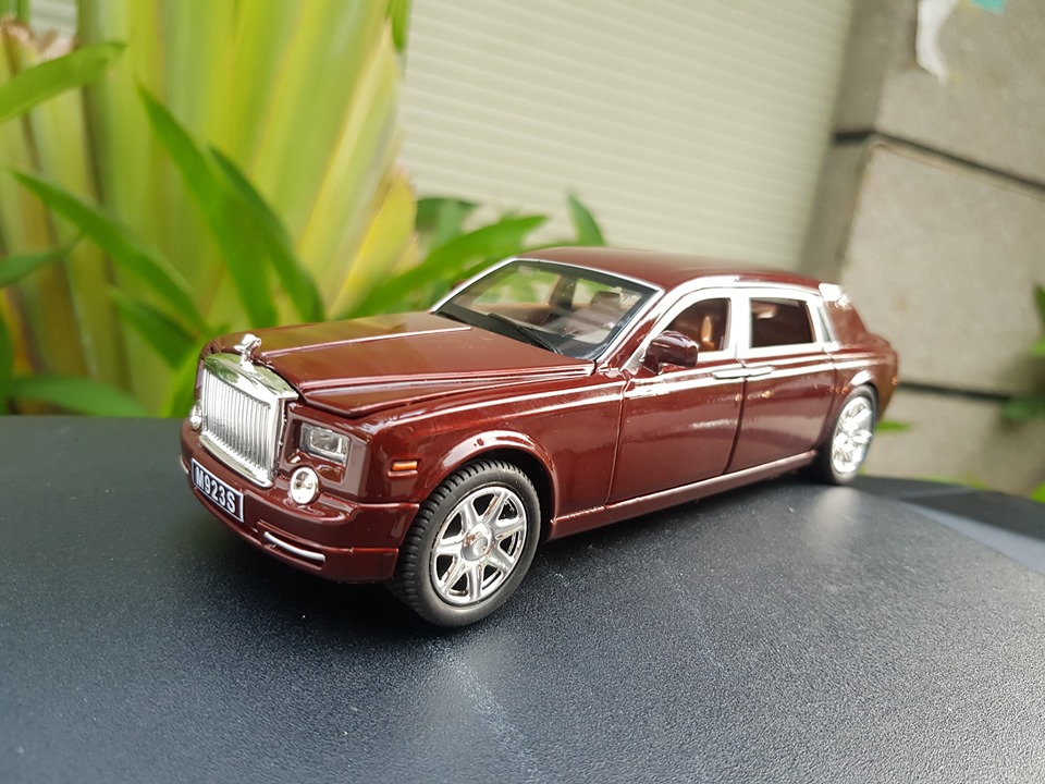 Mô Hình Xe Rolls Royce Phantom 1:24 Màu Đỏ Mận