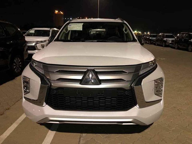 Hình ảnh lô xe Mitsubishi Pajero Sport 2020 vừa cập cảng Việt Nam - 3