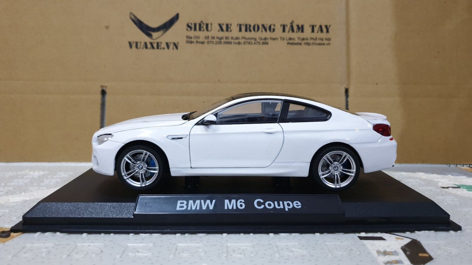Mô Hình Xe BMW M6 1:24 Màu Trắng