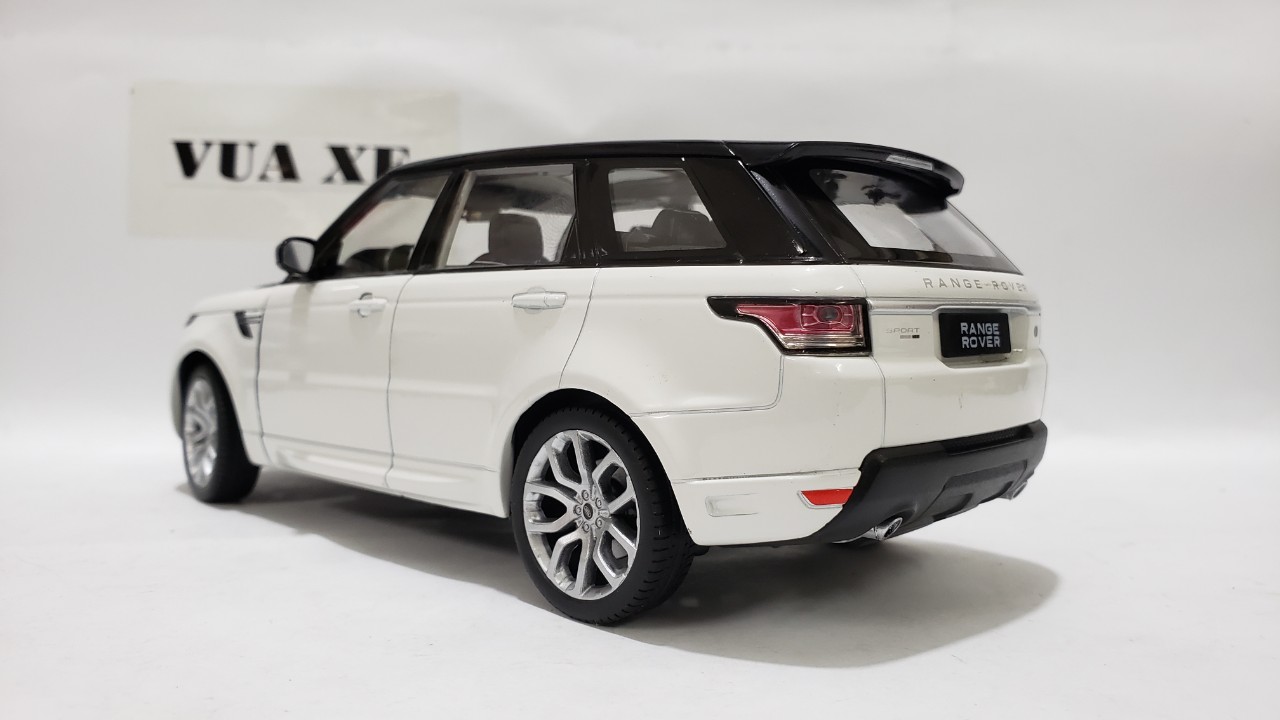 ​Mô Hình Xe Range Rover Sport 1:24 Màu Trắng