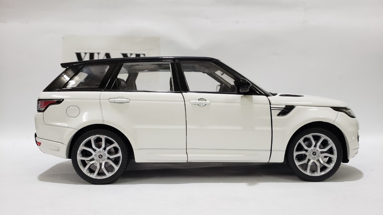 Mô Hình Xe Range Rover Sport 1:24 Màu Trắng